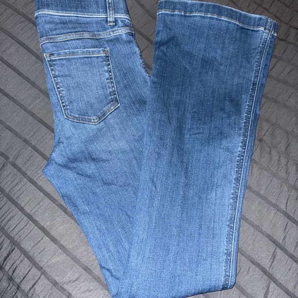 Spanx Shape EveryWear Flare Jeans size Small in Vintage Indigo - Picture 2 of 5